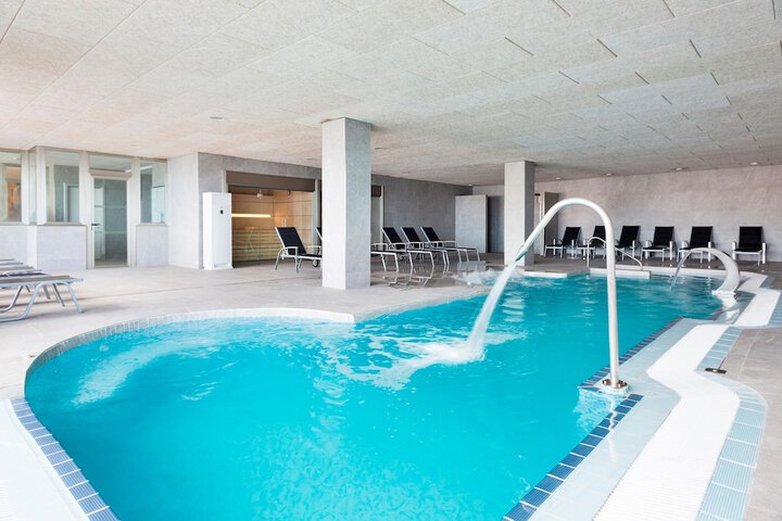 Hotel Pool