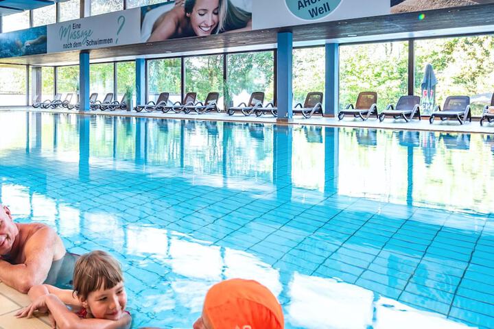 Pool Hotel