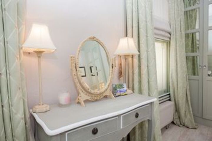 Room 12 of 19