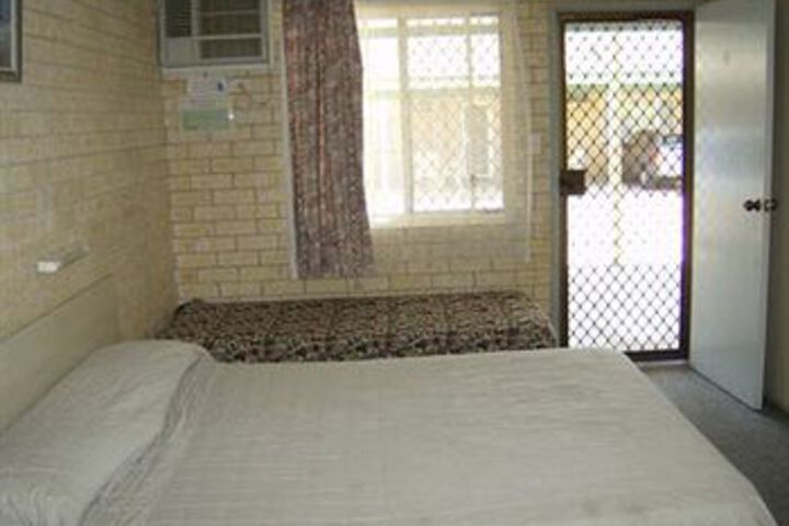 Room 5 of 15