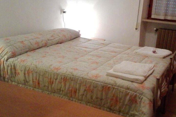 Room 4 of 17