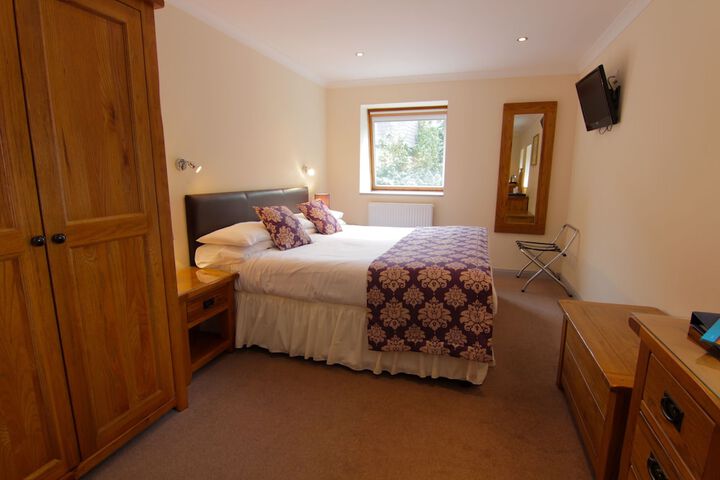 Room 5 of 62