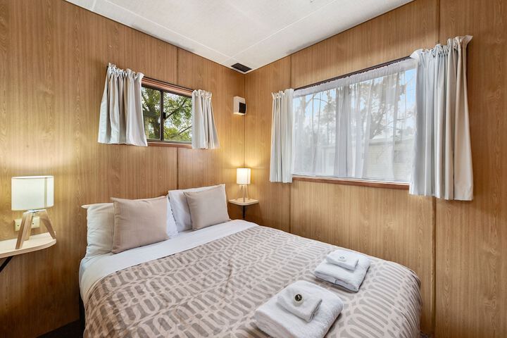 Room 3 of 85