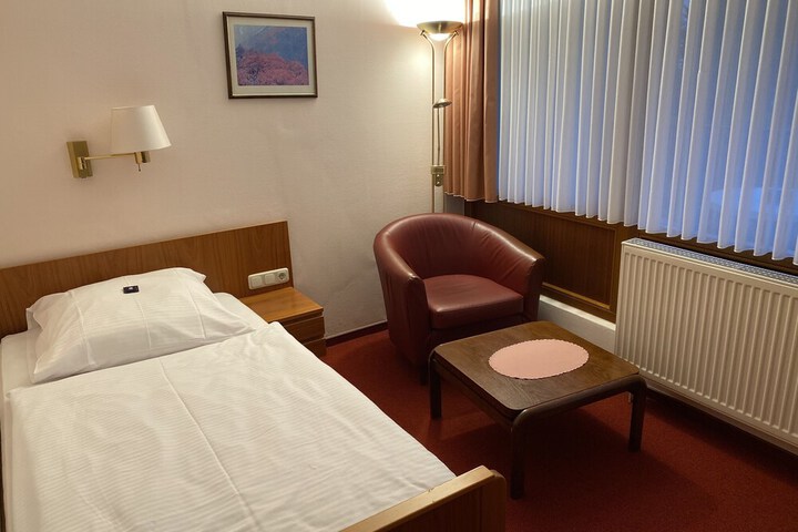 Room 8 of 24