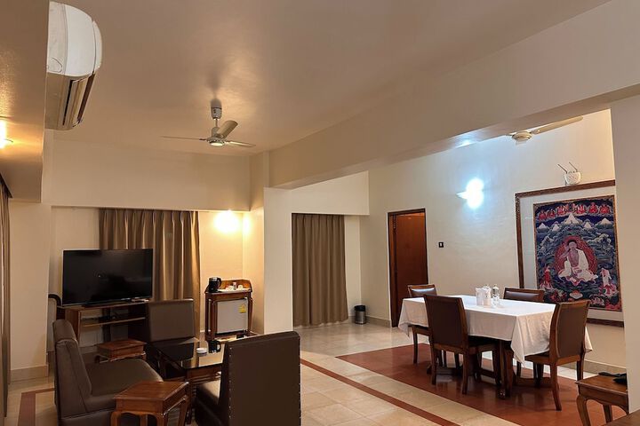 Room 19 of 37