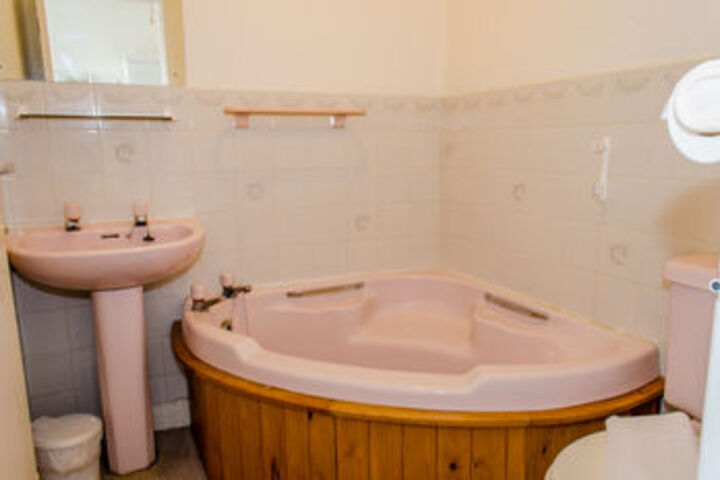 Room 2 of 47
