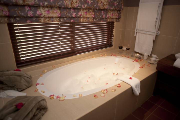 Jetted tub