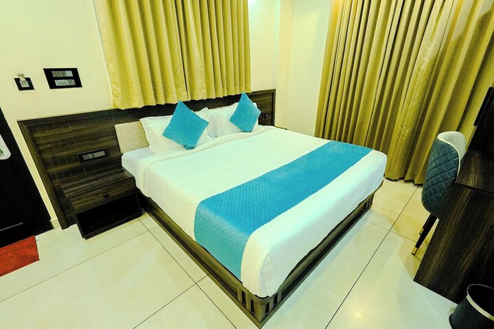 Room 9 of 22