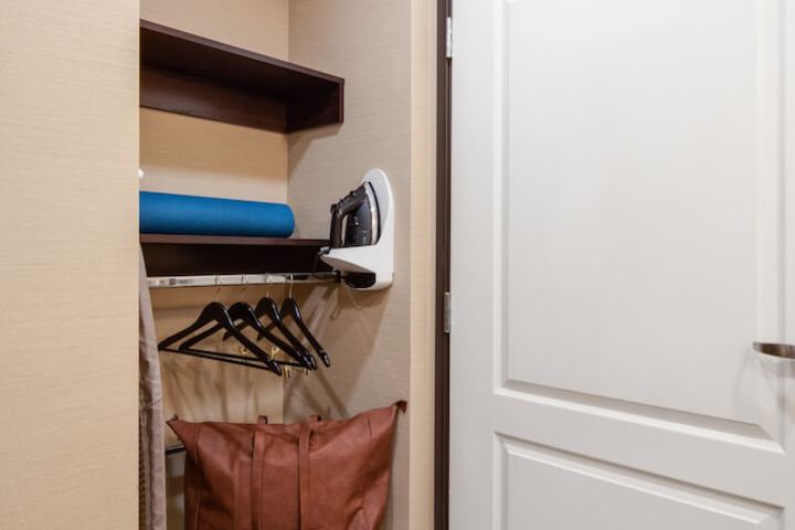 Iron/ironing board