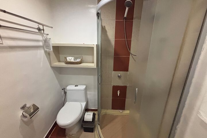 Room 30 of 42