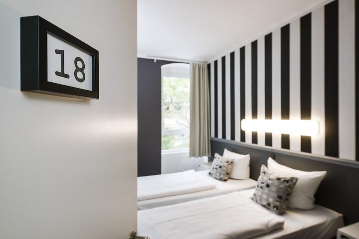 Room 26 of 130
