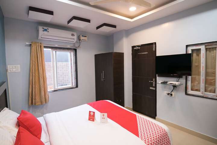 Room 8 of 14
