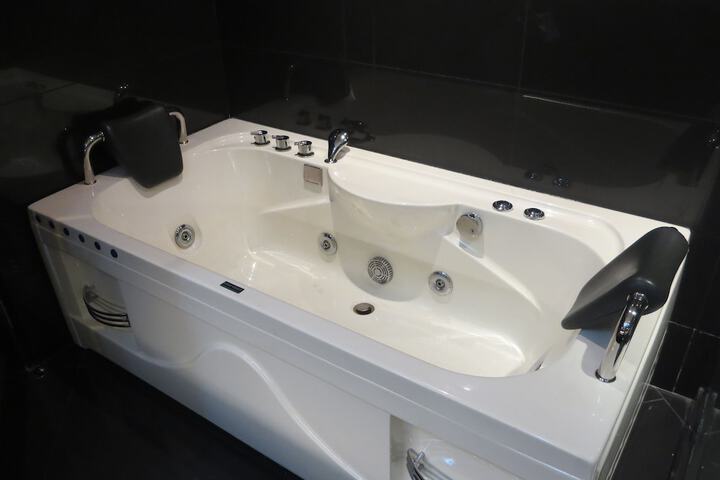 Hot Tub 29 of 40