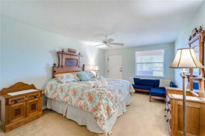 Room 34 of 41