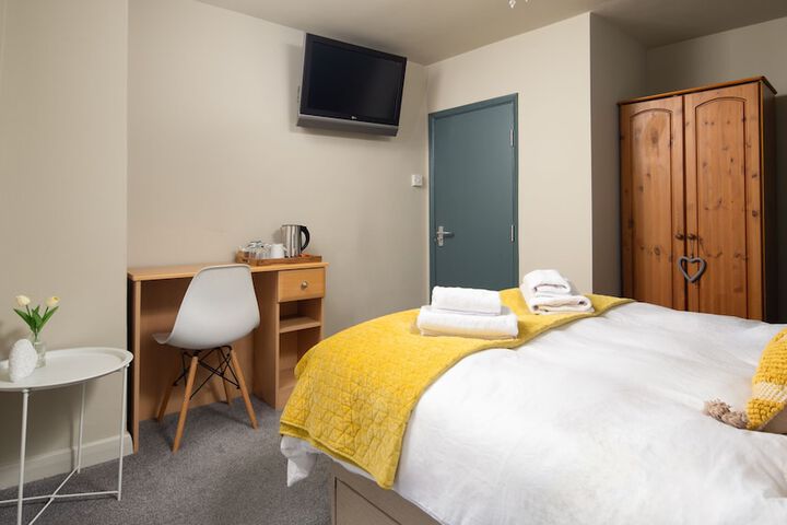 Room 12 of 46