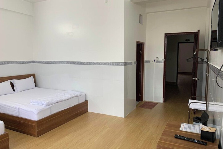 Room 12 of 17