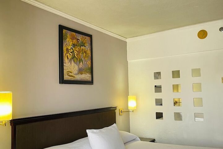 Room 3 of 13