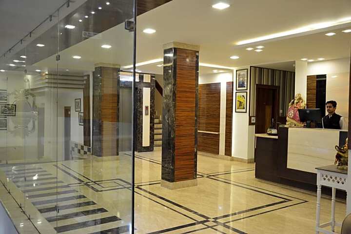 Hotel Entry