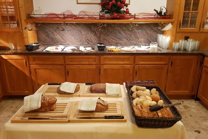 Dining 45 of 76