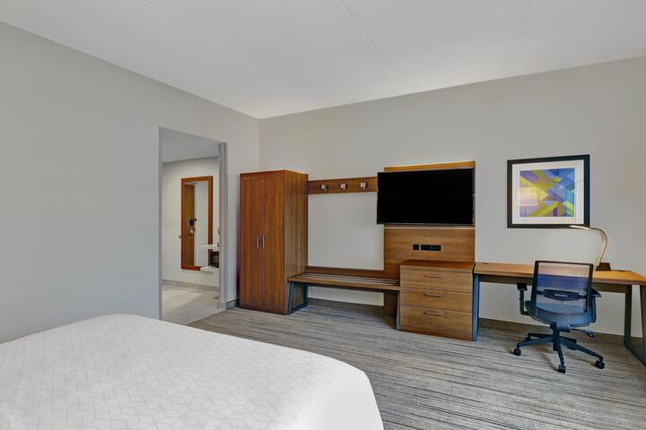 Standard | King Bed (5 of 19)