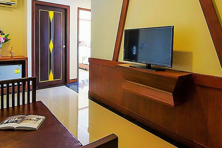 Room 16 of 192