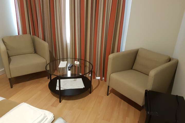 Room 44 of 101