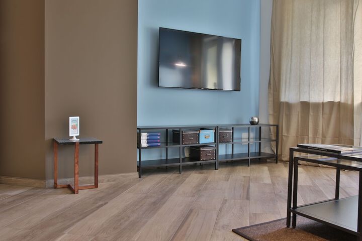 Room 2 of 43