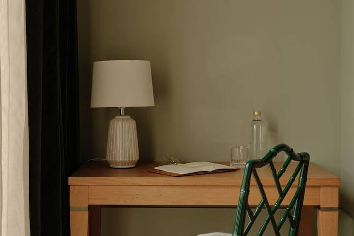 Room 26 of 92