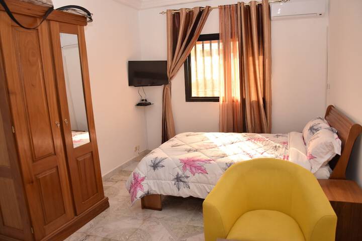 Room 8 of 9