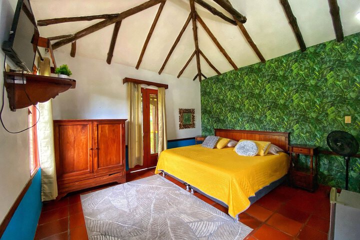 Room 4 of 89