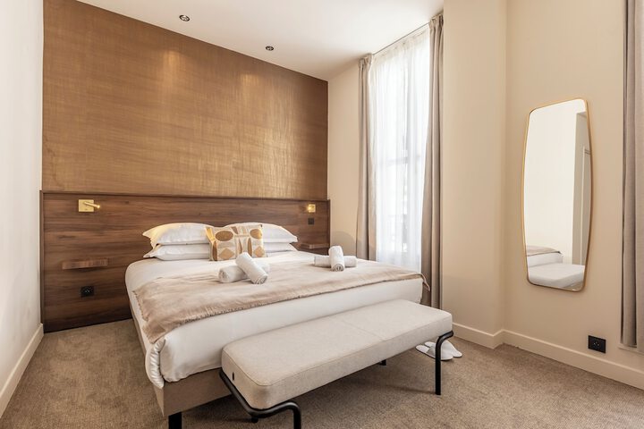 Room 27 of 65