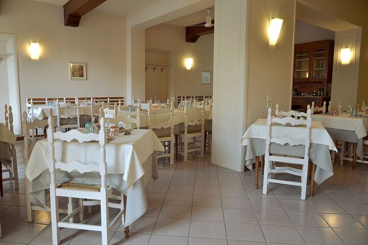 Dining 20 of 41