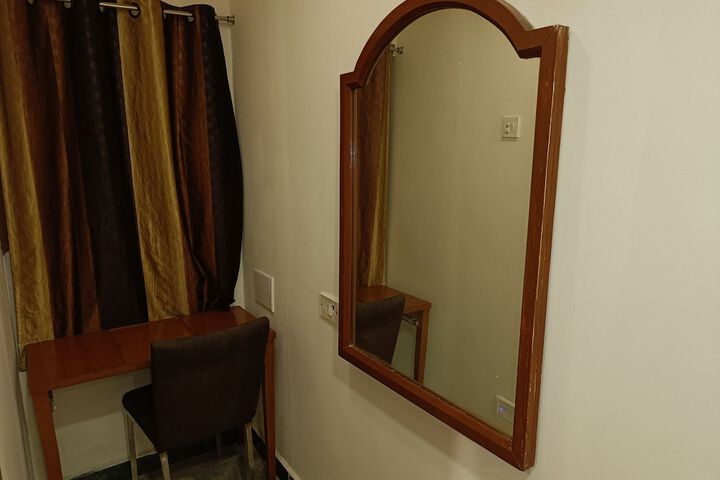 Room 50 of 93