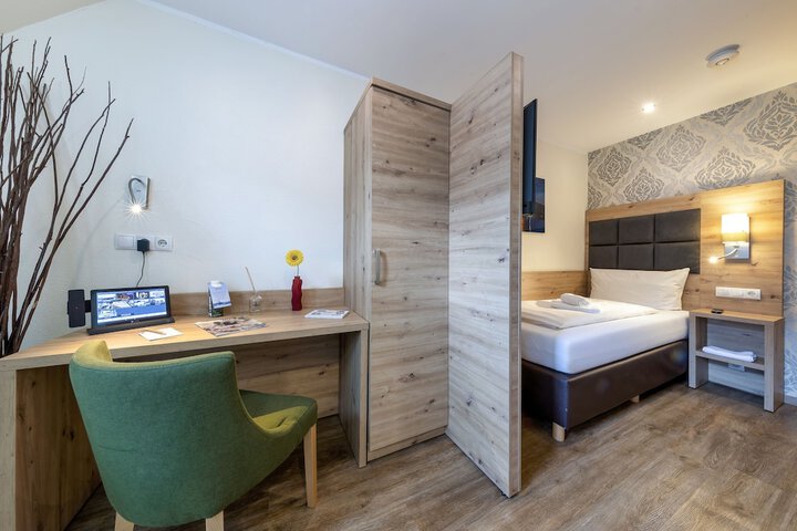 Room 46 of 140
