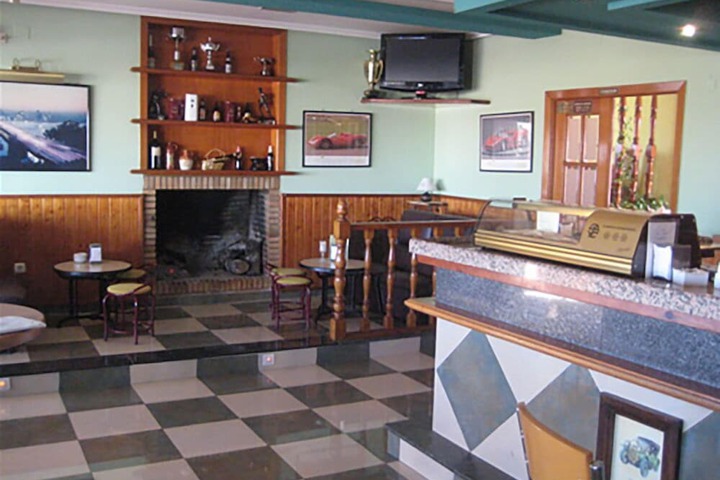 Lounge 52 of 62