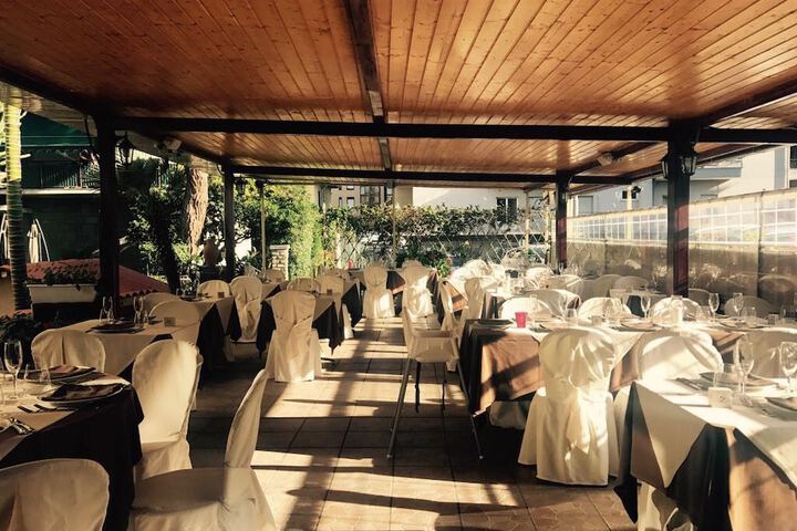 Dining 52 of 63