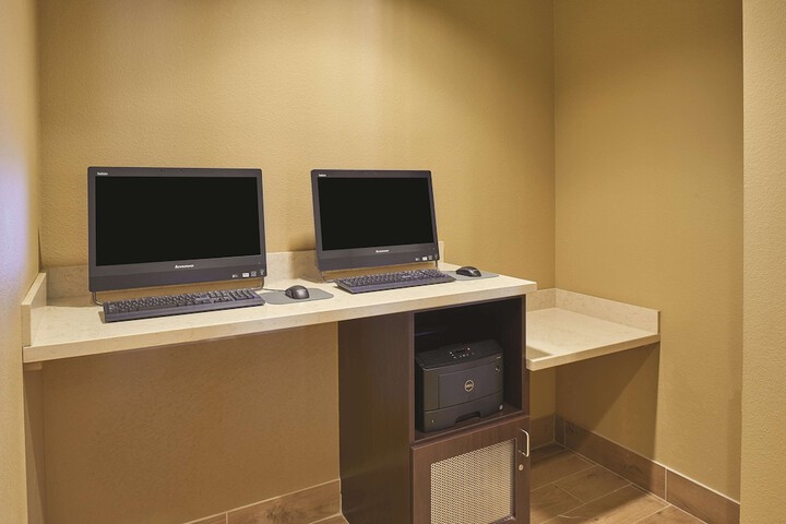 Business Center 38 of 45