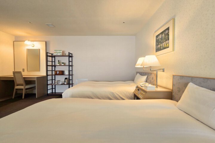 Room 30 of 53