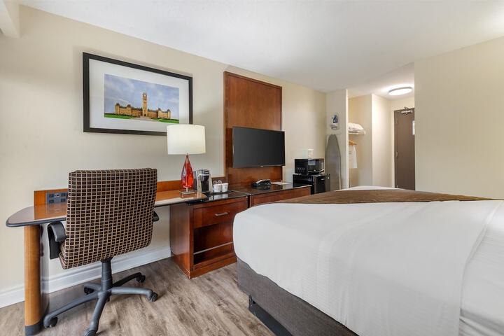 Room 13 of 25
