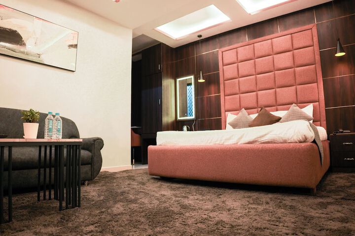 Room 5 of 23