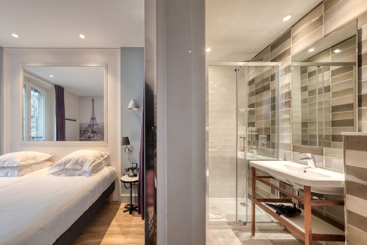 Room 32 of 105
