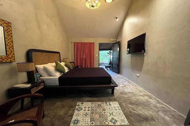 Room 9 of 31