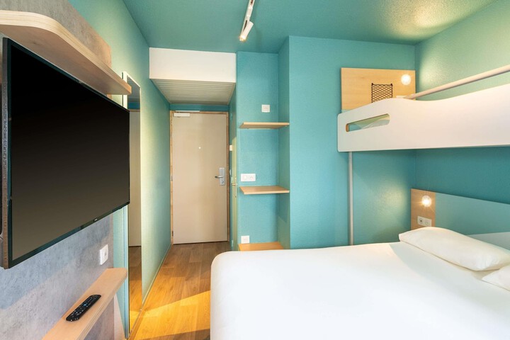 Room 18 of 55