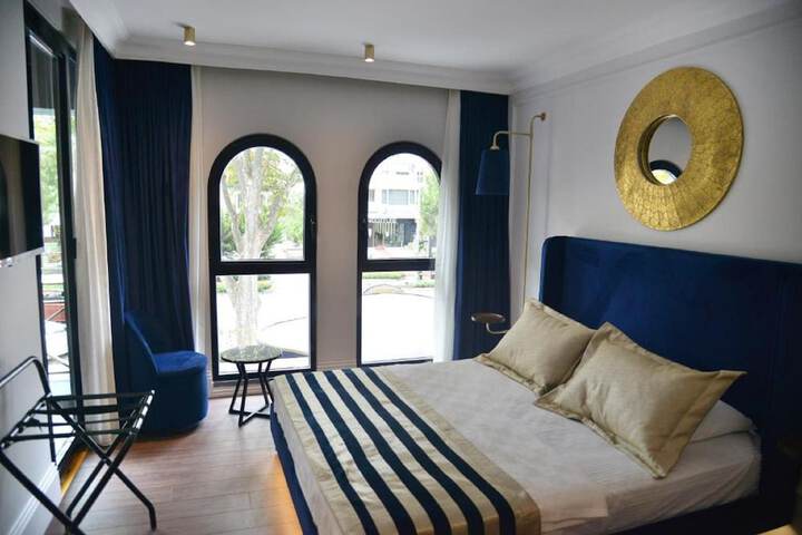 Room 16 of 28