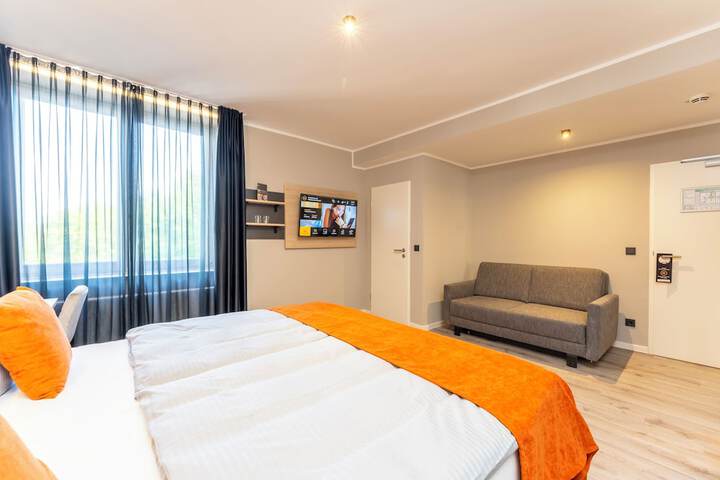 Room 18 of 38