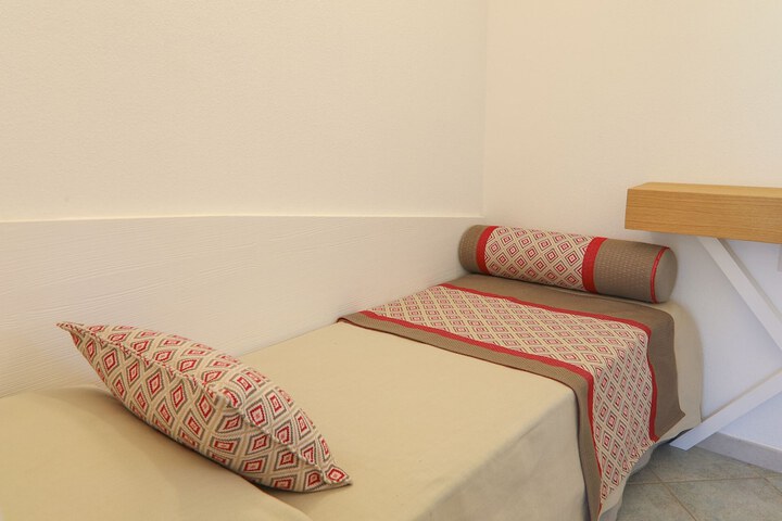 Room 8 of 41
