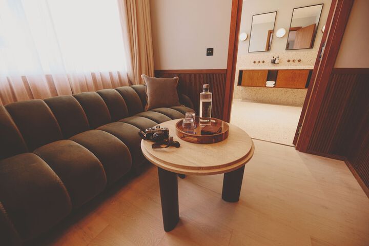 Room 26 of 63