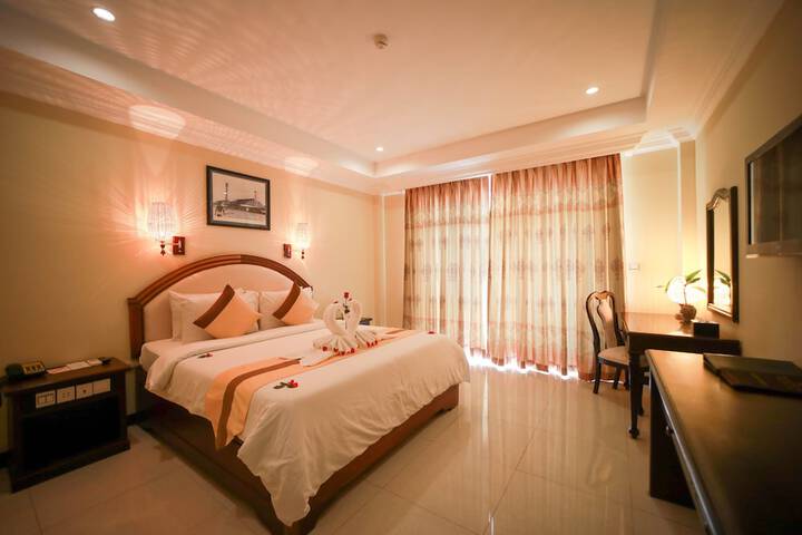Room 30 of 90