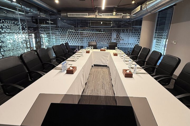 Business Center 36 of 43