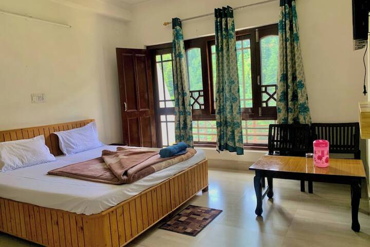 Room 10 of 17
